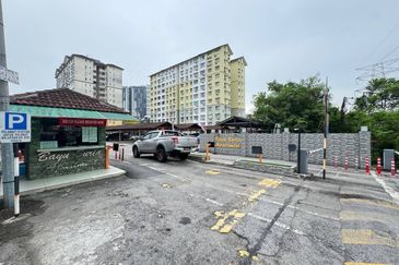 Pangsapuri Bayu Suria (Summerfields Apartments)