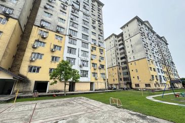 Pangsapuri Bayu Suria (Summerfields Apartments)