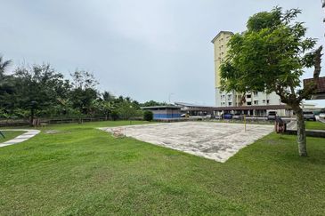 Pangsapuri Bayu Suria (Summerfields Apartments)
