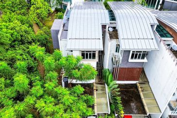 Symphony Hills Schumann