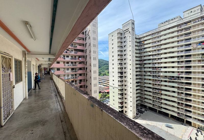 Bandar Tasik Selatan Low Cost Flat