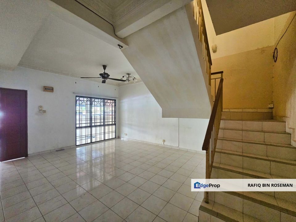 Double Storey Seri Pristana 3 Saujana Utama Sungai Buloh, Selangor, Sungai Buloh