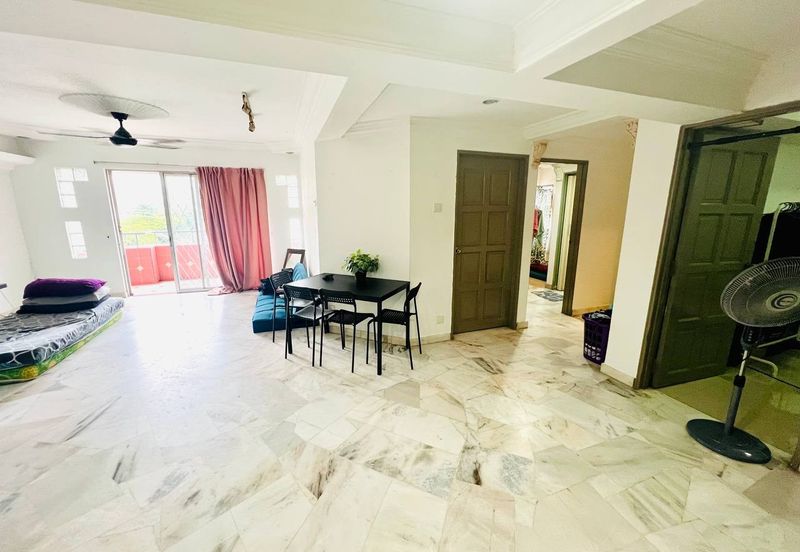 Le Jardine Condominium