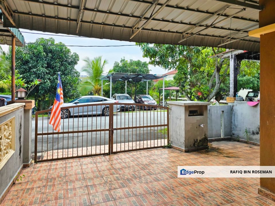 Single Storey Taman Bunga Raya Salak Tinggi Sepang, Selangor, Sepang