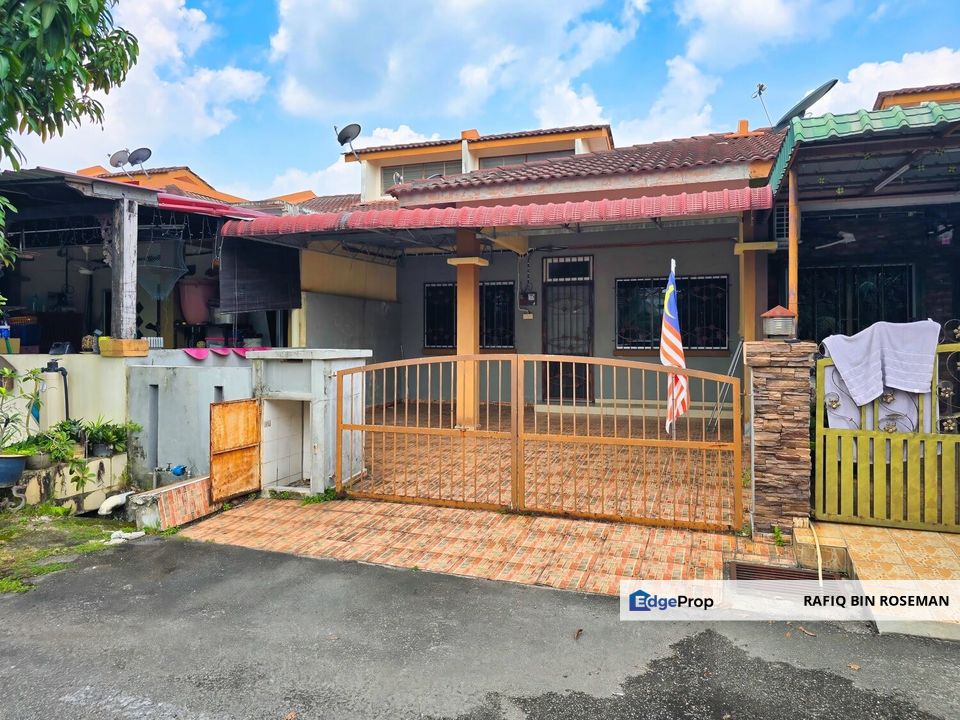 Single Storey Taman Bunga Raya Salak Tinggi Sepang, Selangor, Sepang
