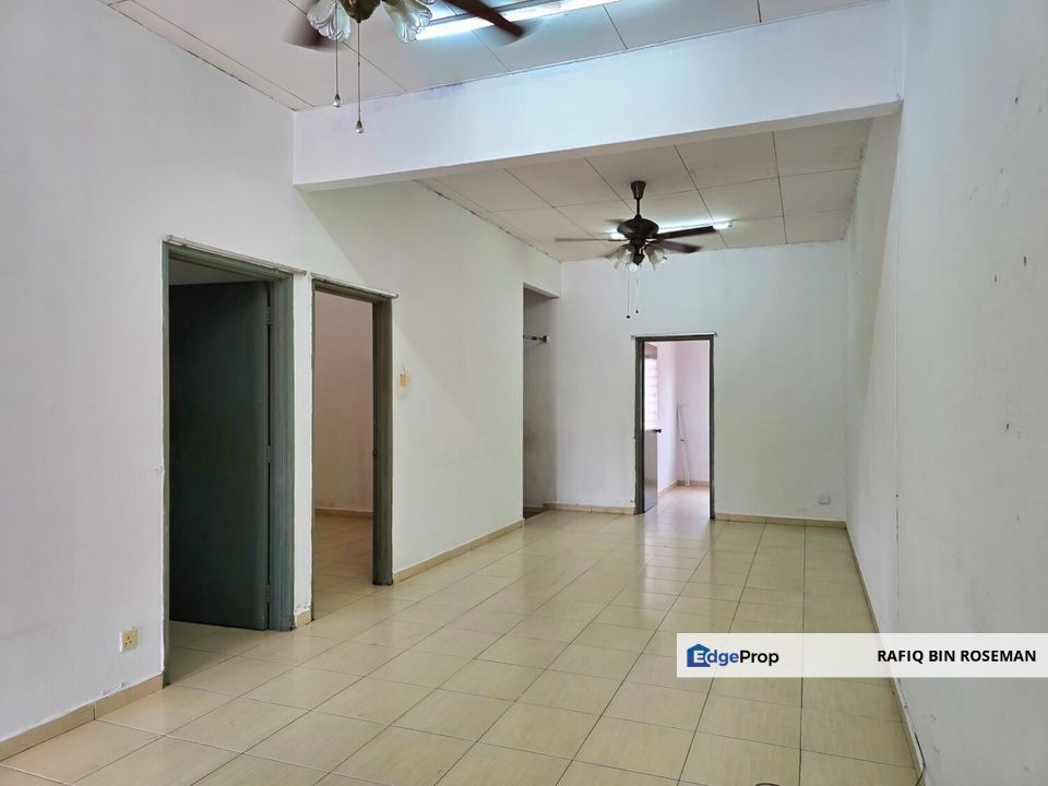 Single Storey Taman Bunga Raya Salak Tinggi Sepang, Selangor, Sepang