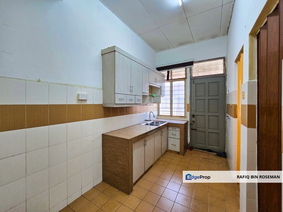 Single Storey Taman Bunga Raya Salak Tinggi Sepang, Selangor, Sepang