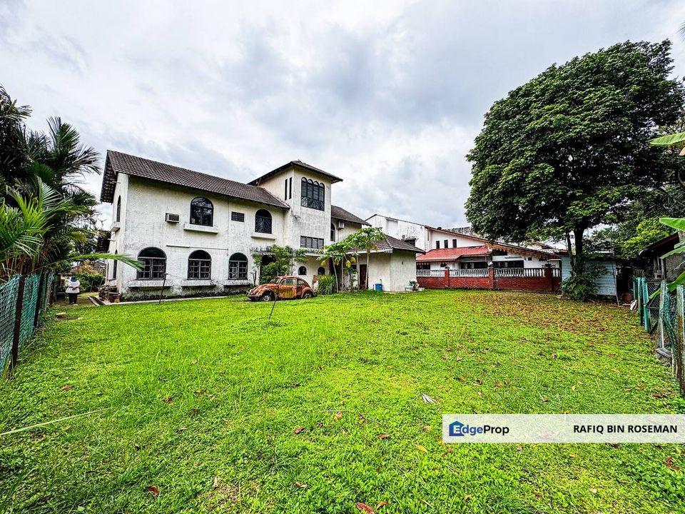 2.5 Storey Bungalow Seksyen 1 Bandar Baru Bangi, Selangor, Bangi