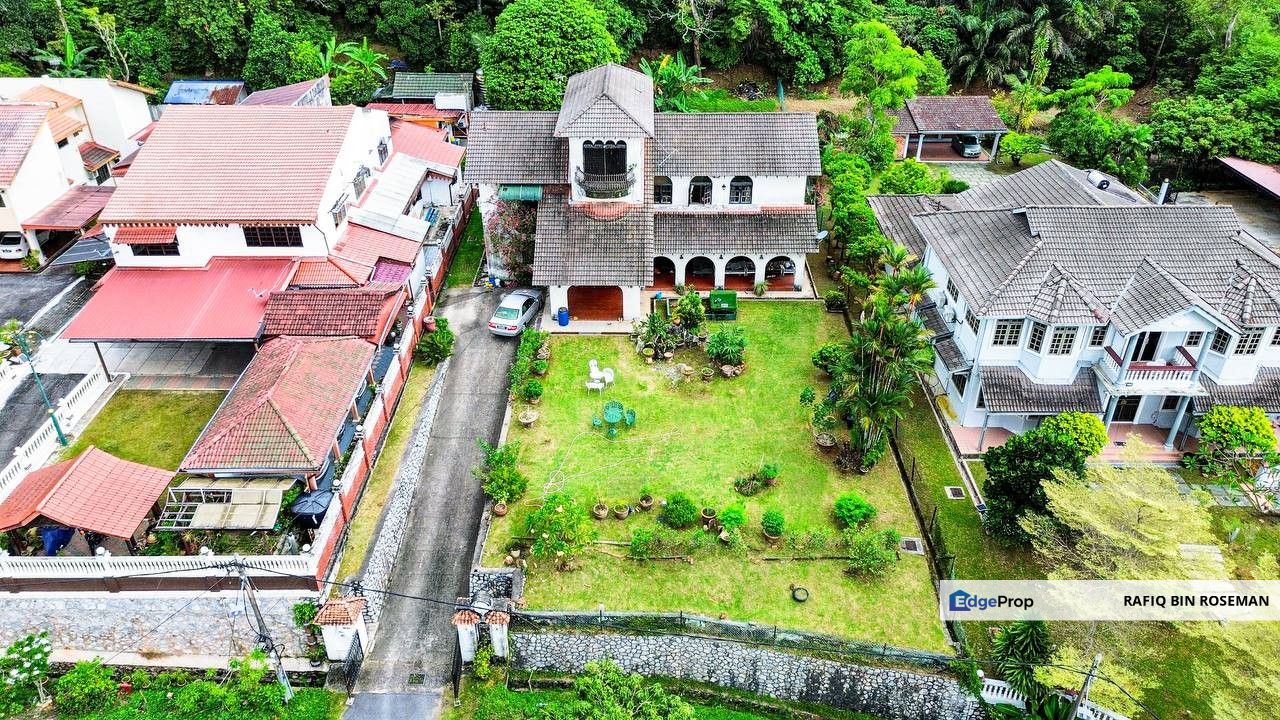 2.5 Storey Bungalow Seksyen 1 Bandar Baru Bangi, Selangor, Bangi