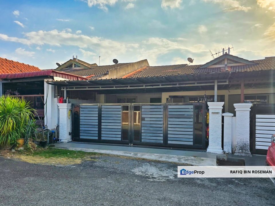 Single Storey Taman Desa Vista Salak Tinggi Sepang, Selangor, Sepang