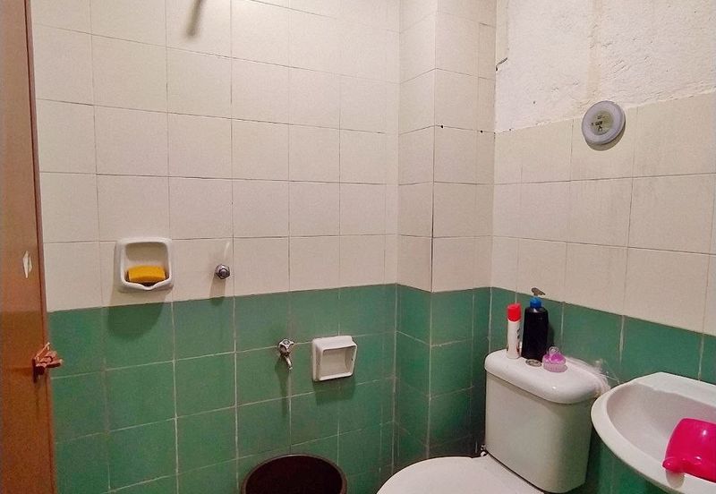 Corner Lot Double Storey Facing Open Subang Bestari Murah Cantik