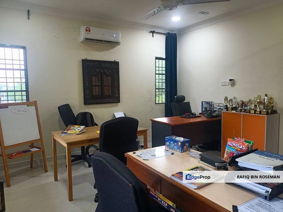 Bungalow Double Storey Lorong Melati Sungai Buloh, Selangor, Sungai Buloh