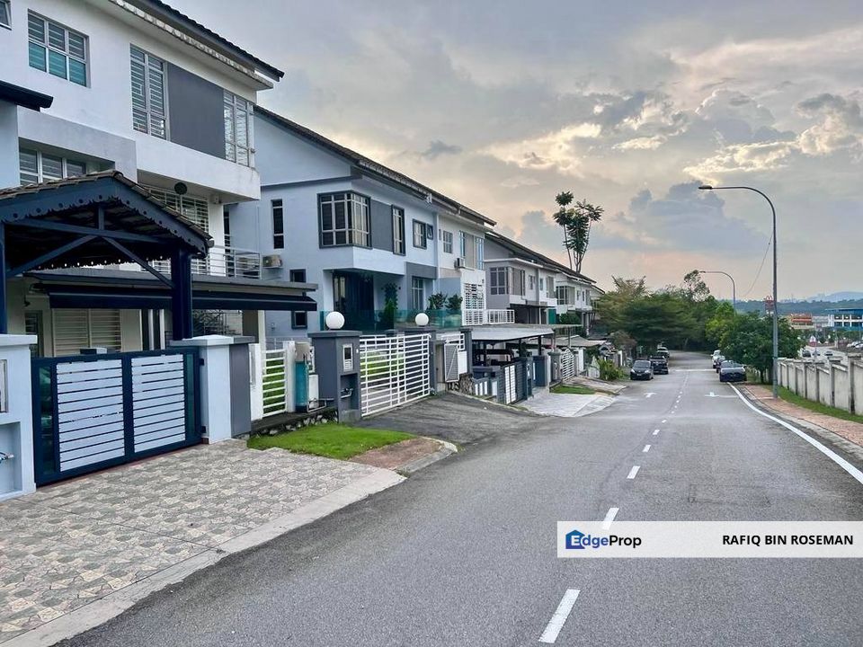 Semi D Double And Half Storey Saujana Villa Kajang, Selangor, Kajang