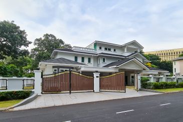 Seksyen 10, Shah Alam