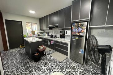 Taman Tasik Semenyih (Lake Residence)