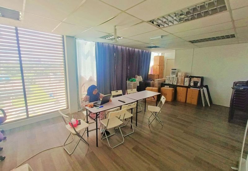 Dagang Cahaya Avenue