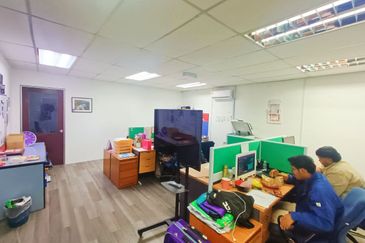 Dagang Cahaya Avenue