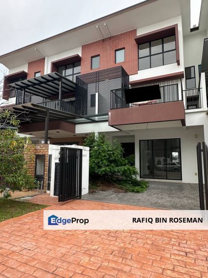 Triple Storey Myra Meranti Puchong, Selangor, Puchong