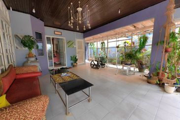 Corner Lot Bungalow Double And Half Storey Taman Melawati