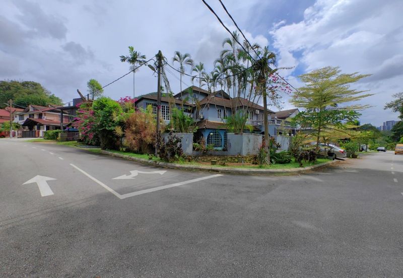 Corner Lot Bungalow Double And Half Storey Taman Melawati