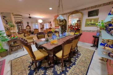 Corner Lot Bungalow Double And Half Storey Taman Melawati