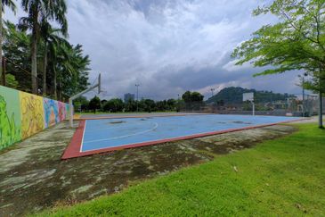 Corner Lot Bungalow Double And Half Storey Taman Melawati