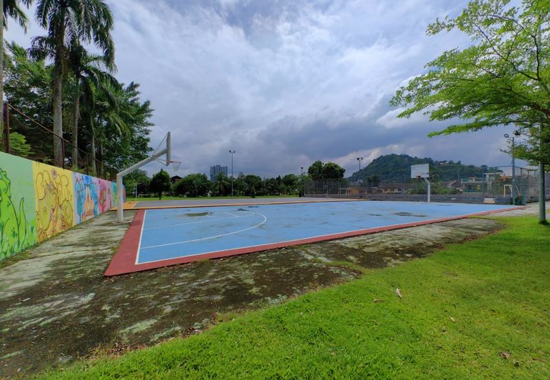 Corner Lot Bungalow Double And Half Storey Taman Melawati