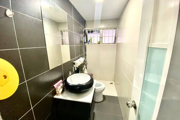 Double Storey Taman Melawati