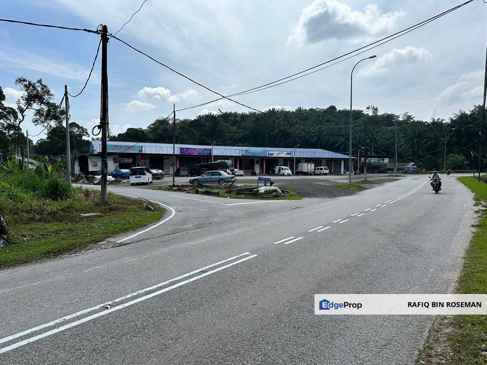 Tanah Lot Banglo Jenderam Hulu Sepang, Selangor, Dengkil