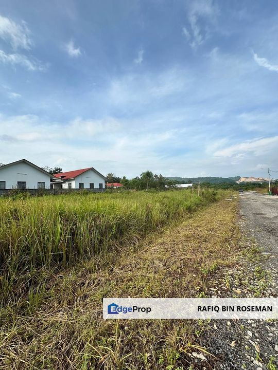 Tanah Lot Banglo Jenderam Hulu Sepang, Selangor, Dengkil