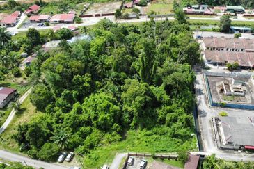 KAMPUNG TELOK MAHANG