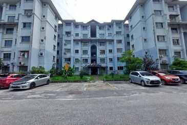 Residensi Warnasari 1