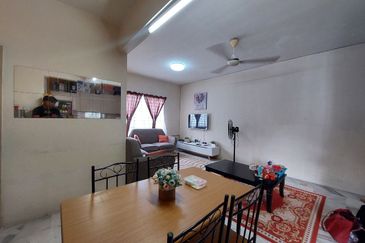 Residensi Warnasari 1