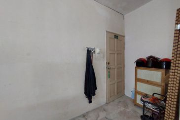 Residensi Warnasari 1