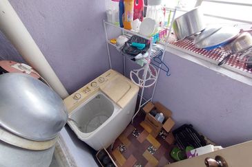 Residensi Warnasari 1