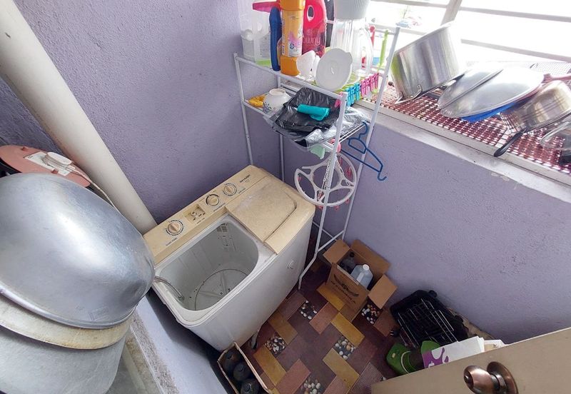 Residensi Warnasari 1