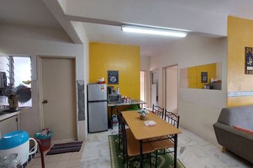 Residensi Warnasari 1