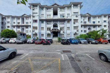 Residensi Warnasari 1