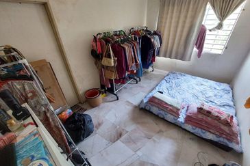 Residensi Warnasari 1