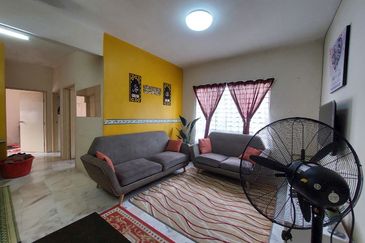 Residensi Warnasari 1