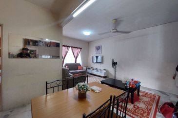 Residensi Warnasari 1