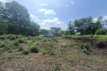 Putra Hill Residency