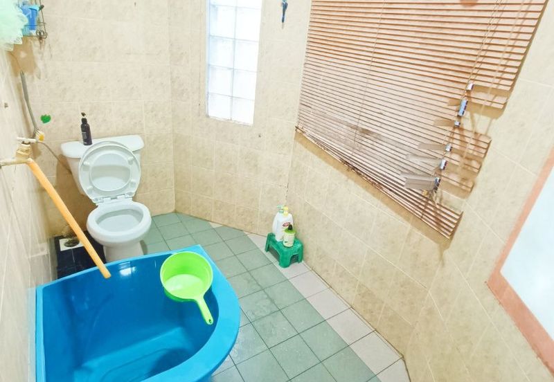 Taman Lembah Keramat AU5