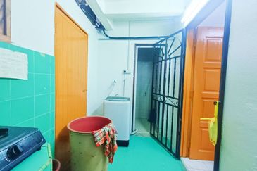 Taman Lembah Keramat AU5