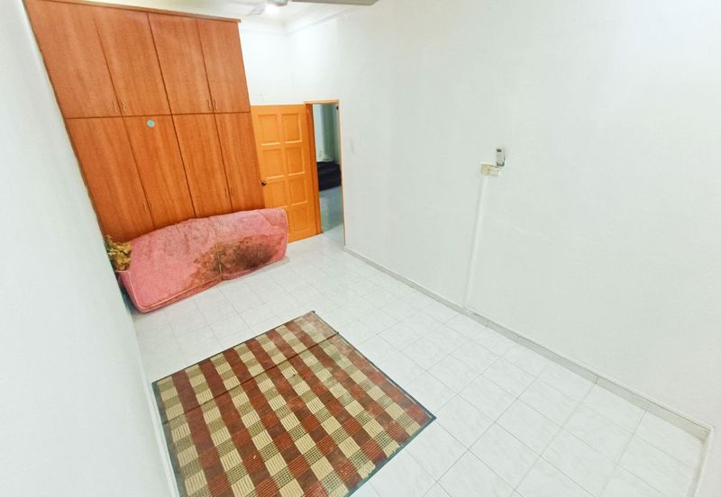 Taman Lembah Keramat AU5