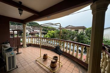 Double Storey Taman Melawati