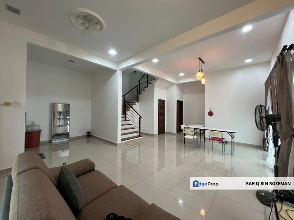 Semi D Double Storey Facing Open Bandar Tasik Kesuma Semenyih, Selangor, Semenyih