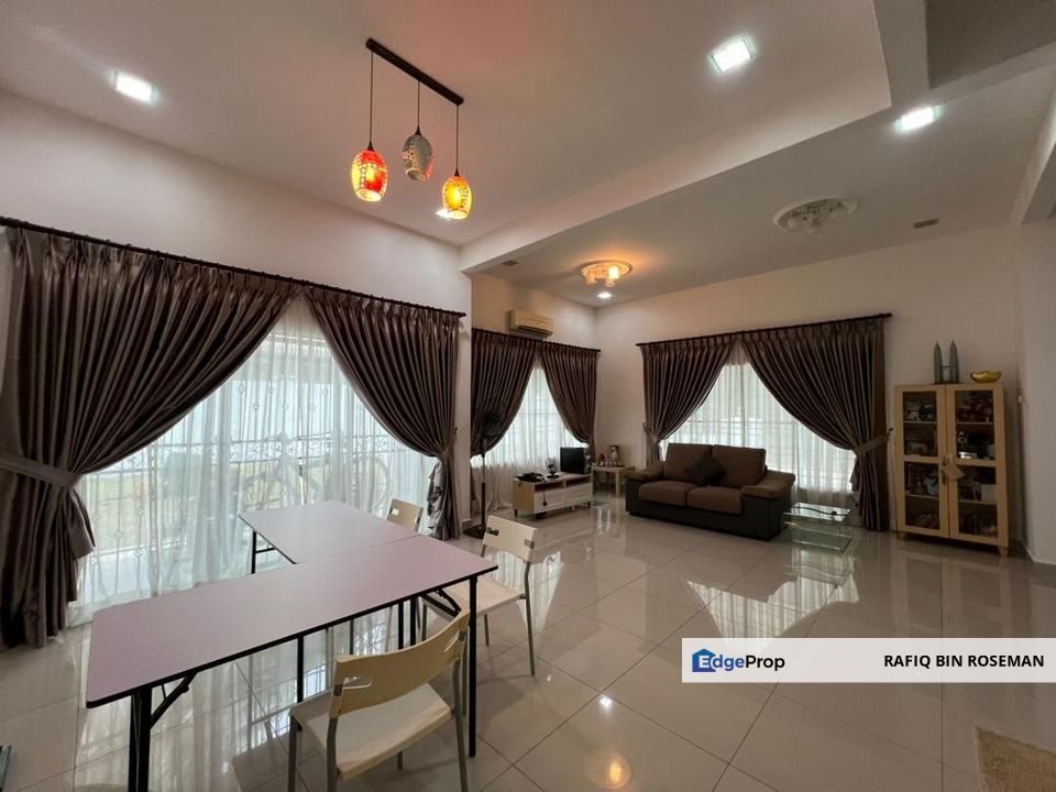 Semi D Double Storey Facing Open Bandar Tasik Kesuma Semenyih, Selangor, Semenyih