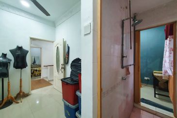 Corner Lot Double Storey Bandar Tasik Selatan