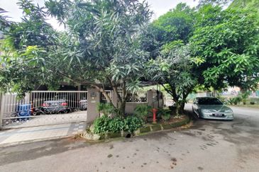 Corner Lot Double Storey Bandar Tasik Selatan